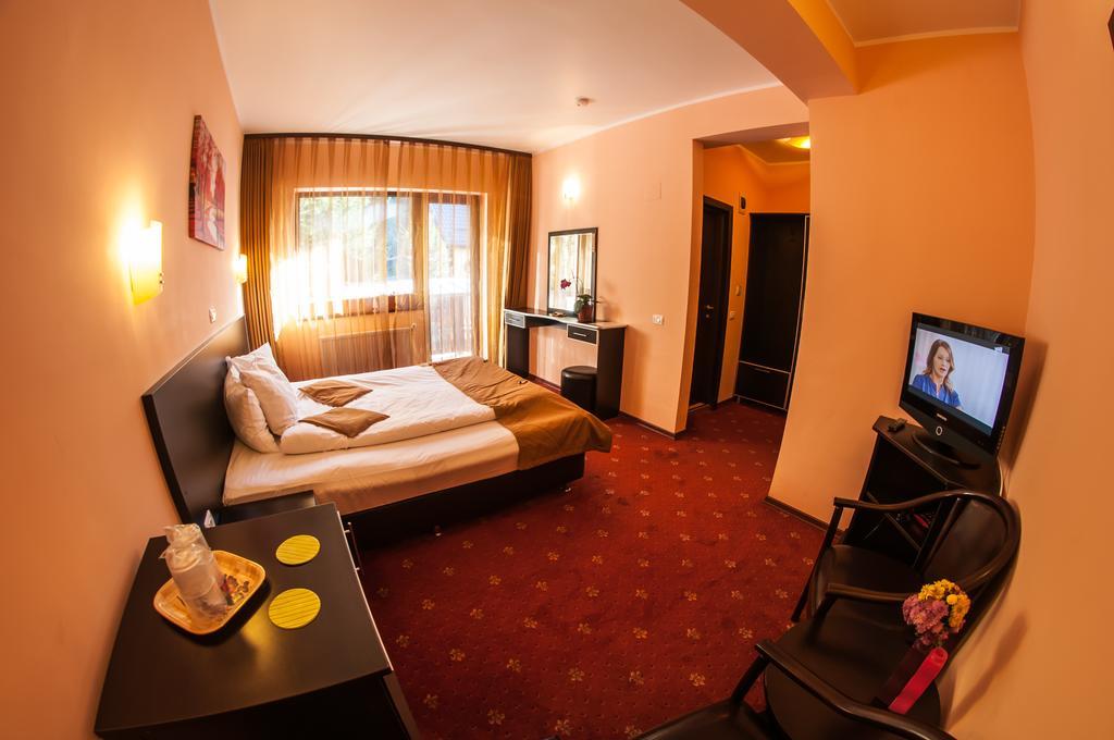 Carpatic Hotell Predeal Rom bilde