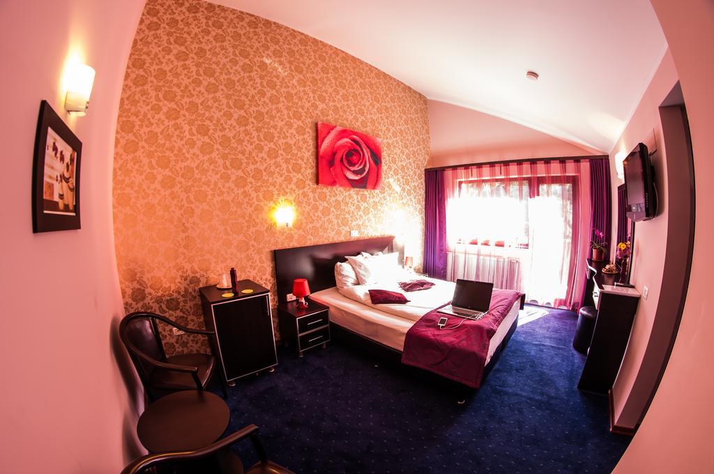 Carpatic Hotell Predeal Rom bilde